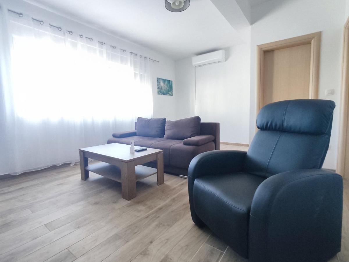 Sunny Attic Apartment With Balcony & Modern City Apartment With Outdoor Area, No Balcony Trogir Exterior foto