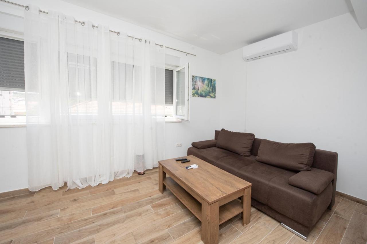 Sunny Attic Apartment With Balcony & Modern City Apartment With Outdoor Area, No Balcony Trogir Exterior foto