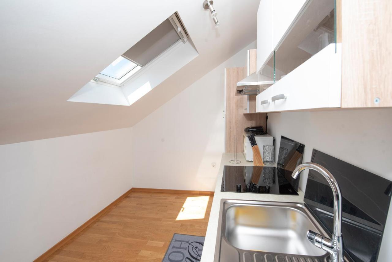 Sunny Attic Apartment With Balcony & Modern City Apartment With Outdoor Area, No Balcony Trogir Exterior foto